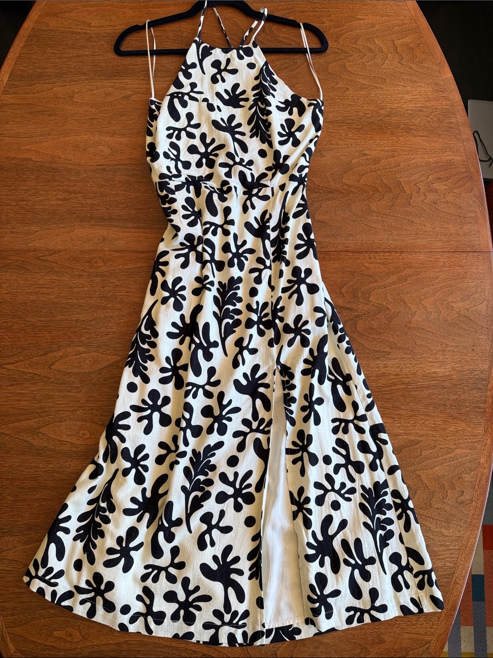 Lost + Wander Black and White Floral Midi Dress